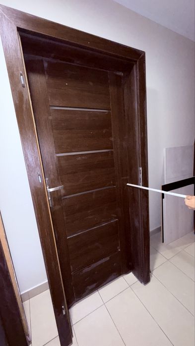 Drzwi Drewniane wewnętrzne 80cm ciężkie brązowe lewe z framugą - 2 szt