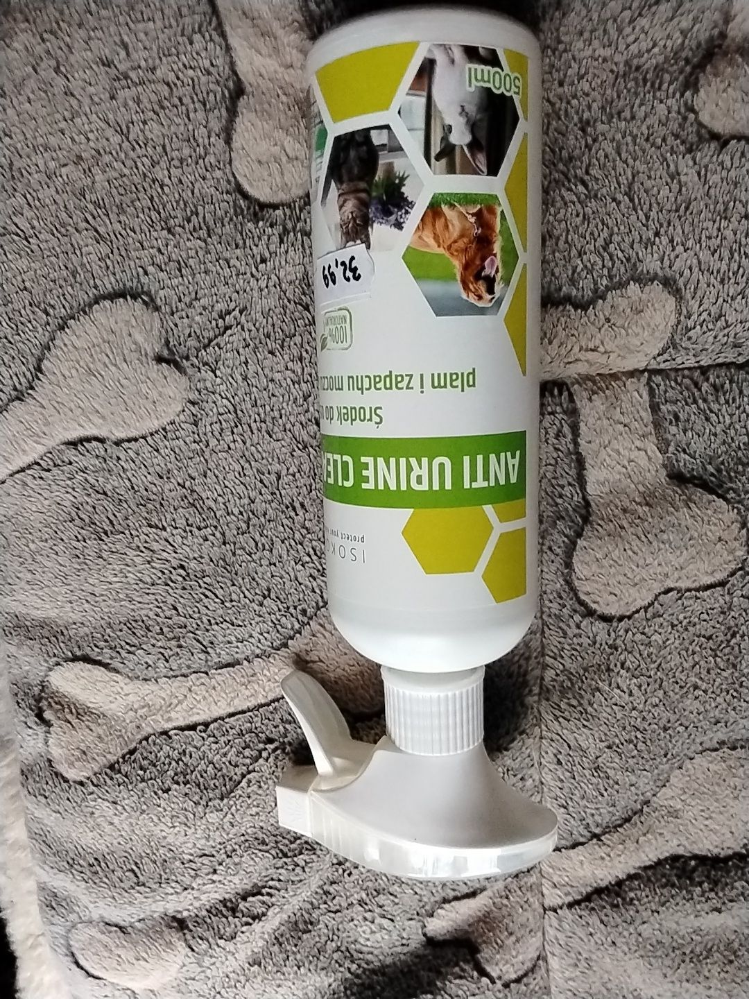 Neutralizator zapachu moczu dla psów i kotów.