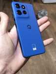 На гарантії motorola edge 50 neo 2 сім  8/ 256 стан нового
