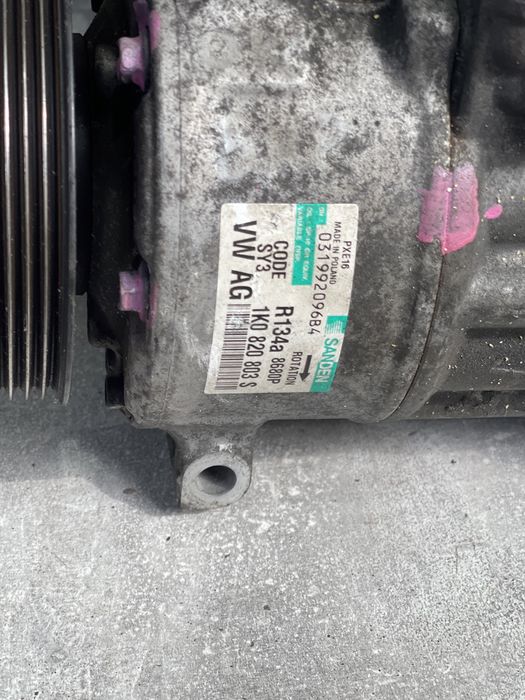 Компресор кондиционера Пассат Б6 Б7 шкода А5 Гольф 5 Caddy Touran