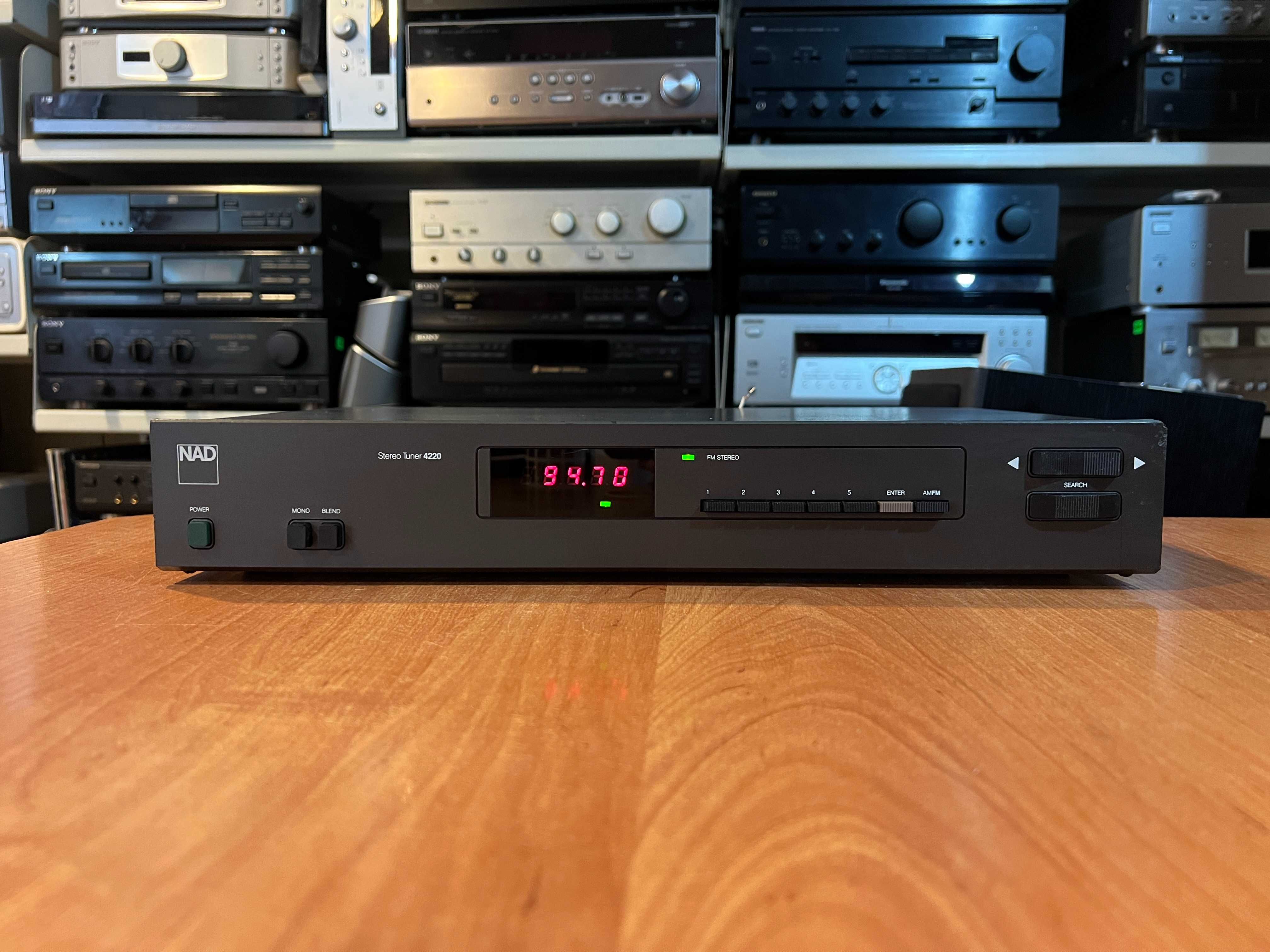 Tuner radiowy NAD 4220 Audio Room