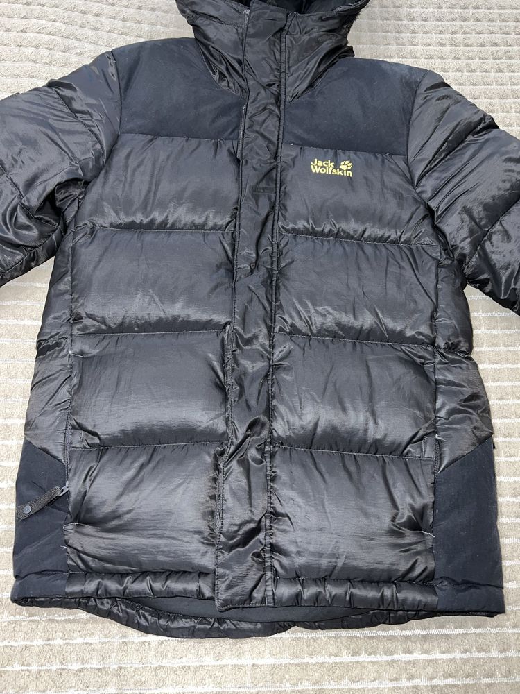Зимова куртка пуховик Jack Wolfskin 140 р.