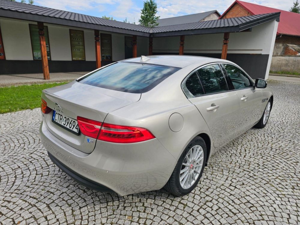 Jaguar XE 2.0D niski przebieg!