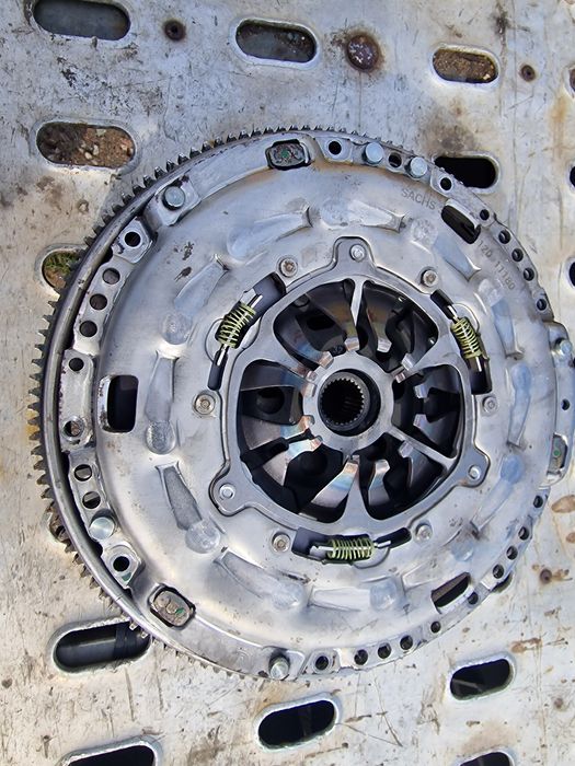 Sprzęgło skrzynia 5B i 6B VW T5 Golfa Touran Audi 1.9Tdi Jak Nowe Wymi