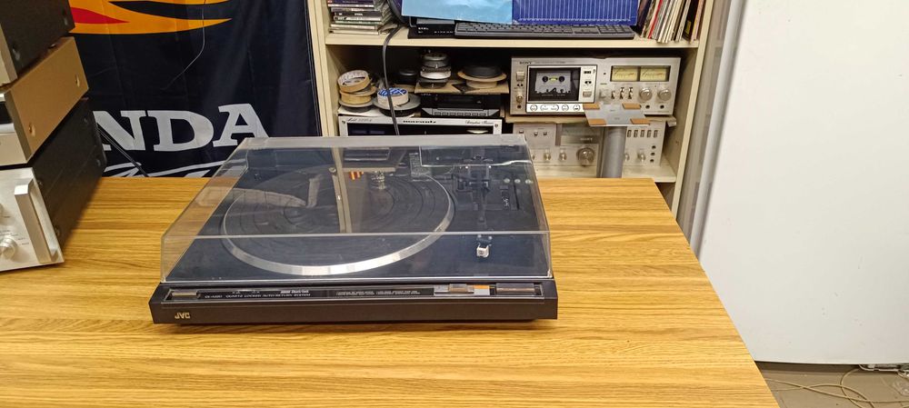Вініловий програвач JVC QL-A 220 (відео роботи ! )