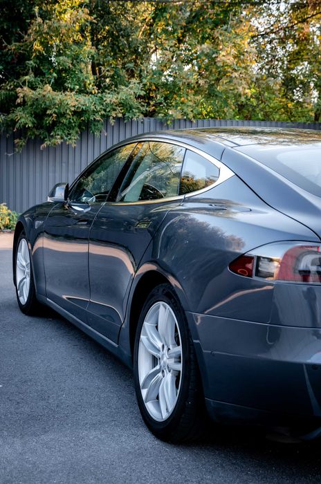 Продам Tesla Model S