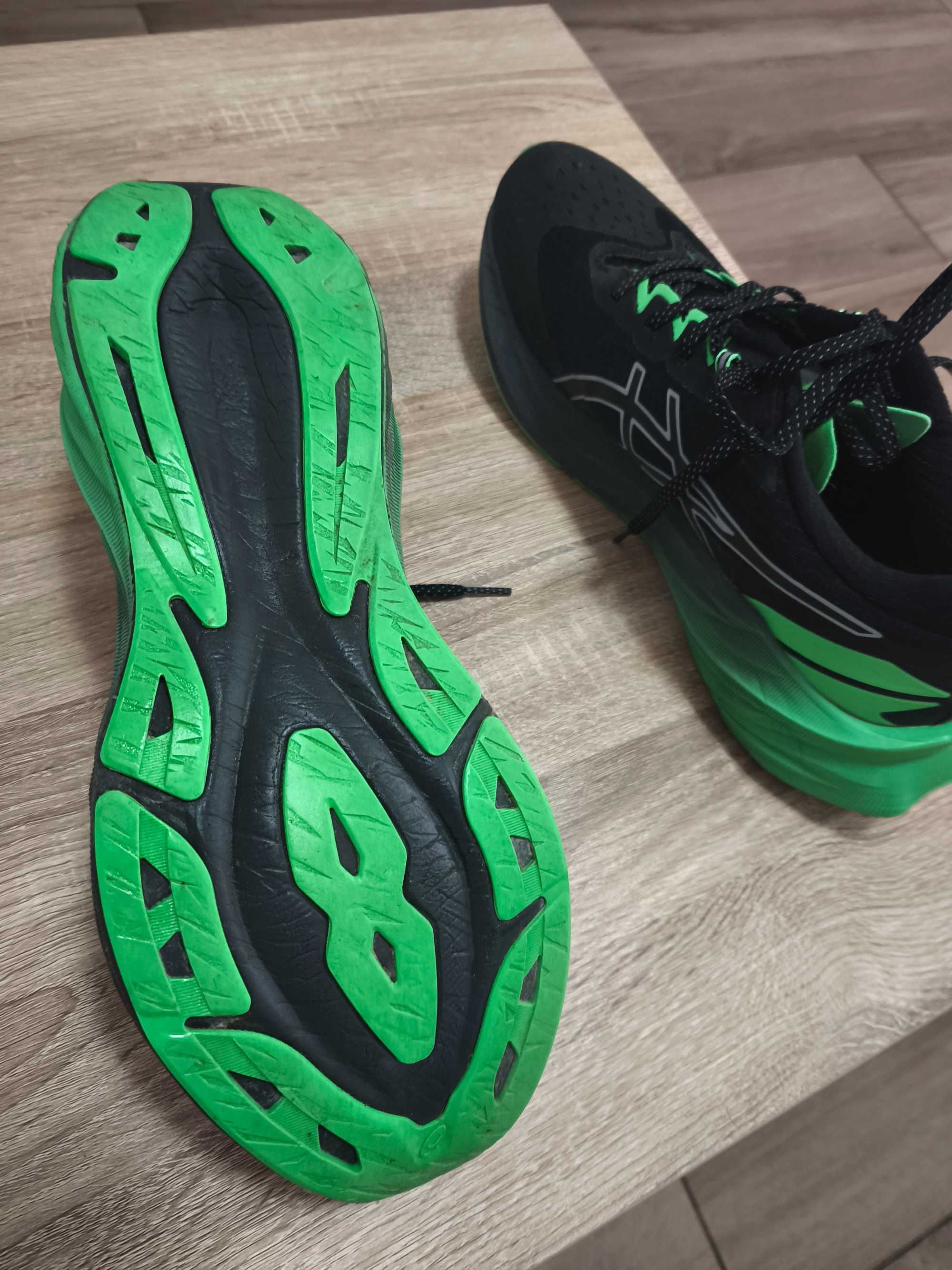 Asics novablast 3