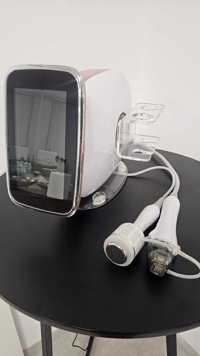 Radiofrekwencja Mikroigłowa RF Frakcyjny próżniowy + Zimny Młotek