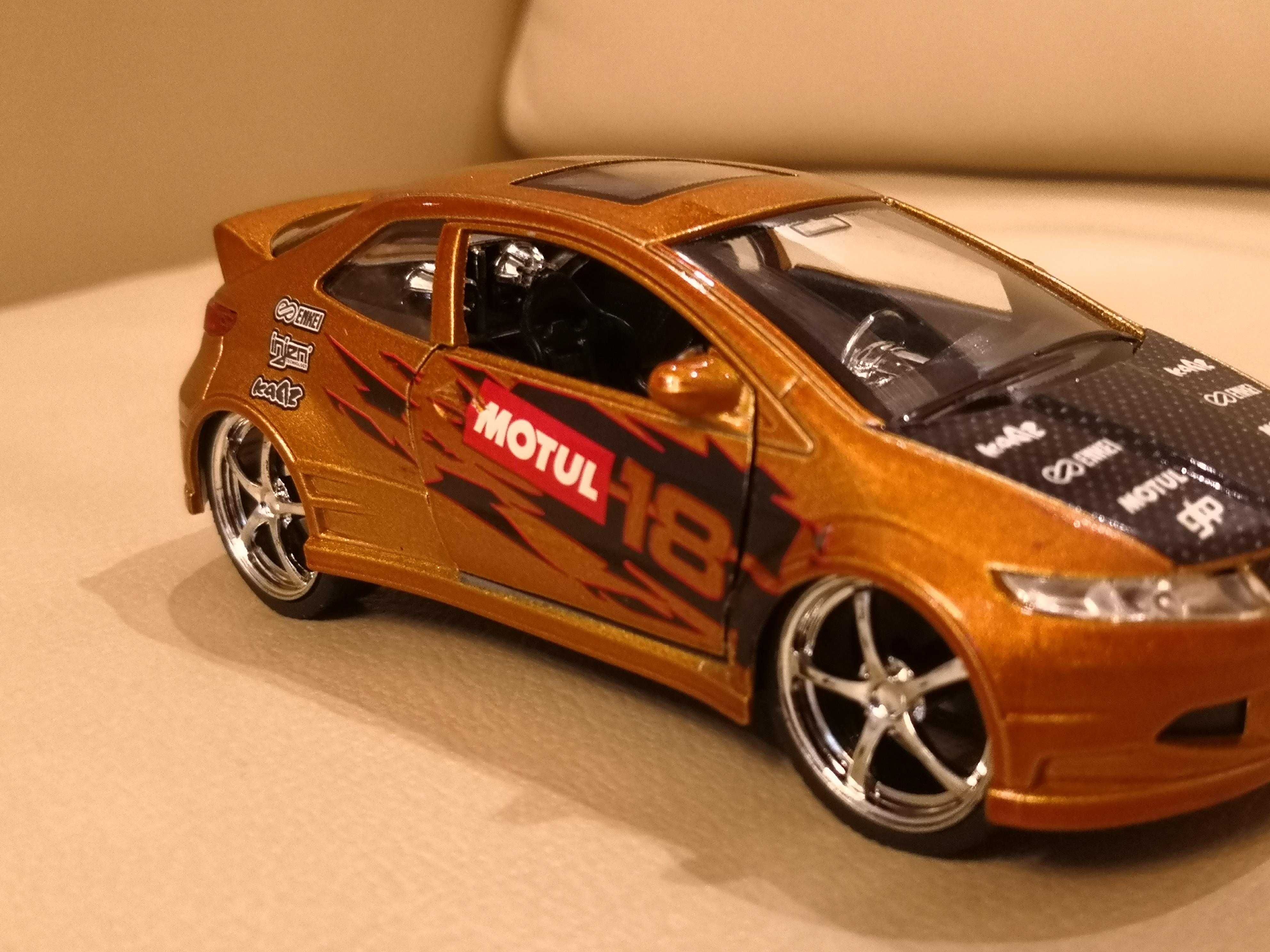 Model samochodu jak Honda Civic 8 VIII UFO Type-R 1:32 otwierane drzwi