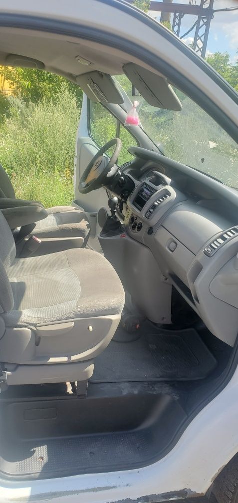 Opel Vivaro 2.0 пасажир