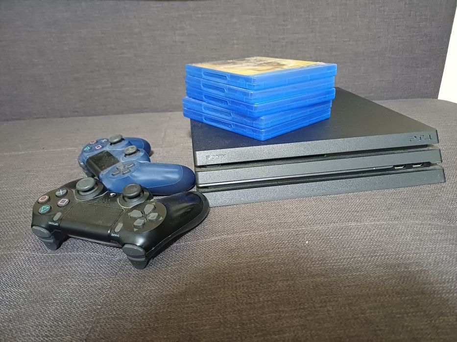 Ps4 pro + 5 ігор , та 2 геймпади