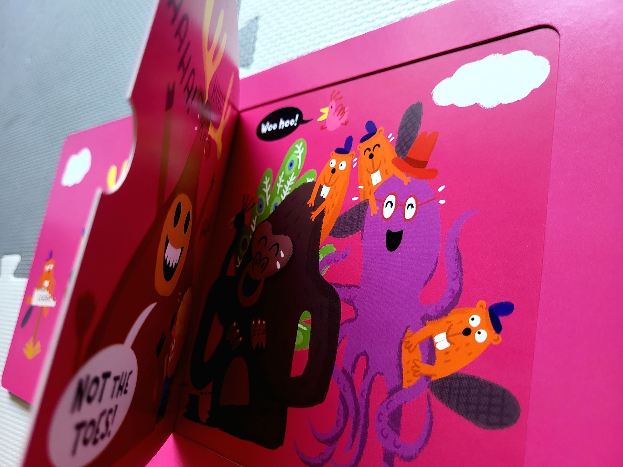 Tickle! by Amelia Hepworth książka dźwiękowa po angielsku sound book
