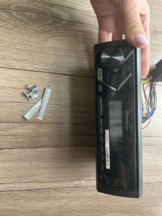 Radio Pioneer MVH-S100UB