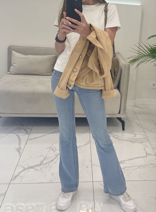 Стильні джинси кльош House, розмір XS, світло-сині