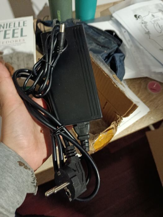 Vendo carregador de computador
