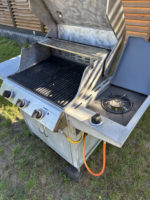 Grill gazowy Enders Monroe – stal kwasoodporna, moc i trwałość!