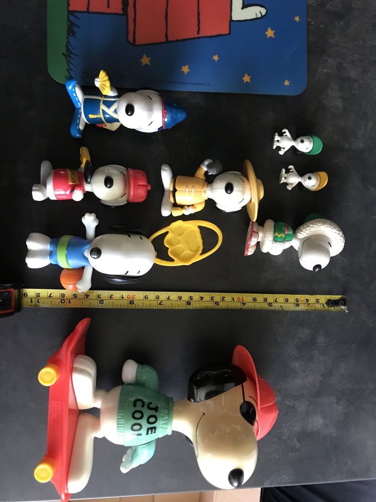 Zestaw Snoopy figurki podkladka pod mysz postacie pies prl