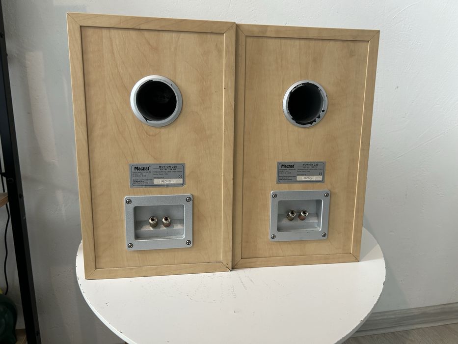 Kolumny Stereo Magnat Motion 220 90/180W
