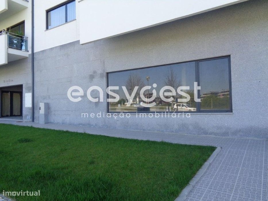 Loja com 112m2 localizada em Repeses - Viseu