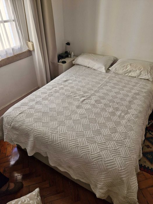 colcha bordada à mão 2x2m