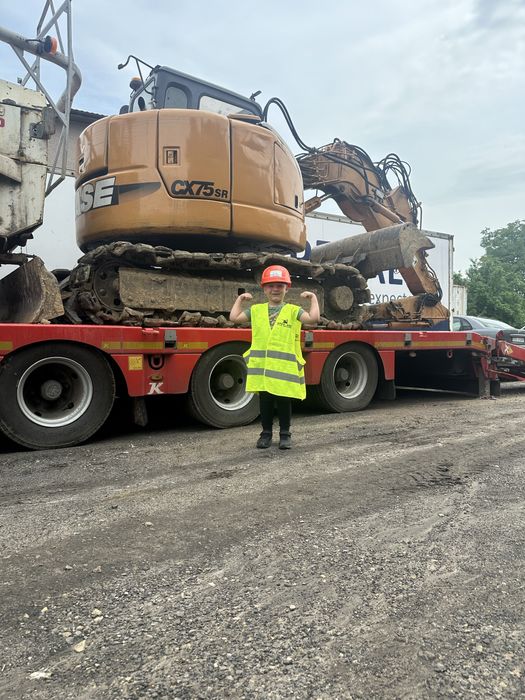 Transport wywrotka, naczepa niskopodwoziowa, uciąg, podczołgówka