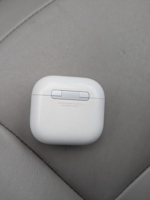 Słuchawki iPhone airpods 4 gen