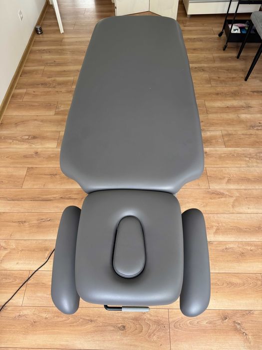 stacjonarny stół do masażu