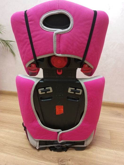 Автомобільне крісло