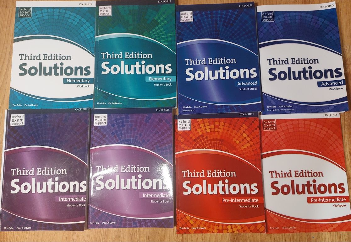 Solutions серія підручників для вивчення англійської мови.