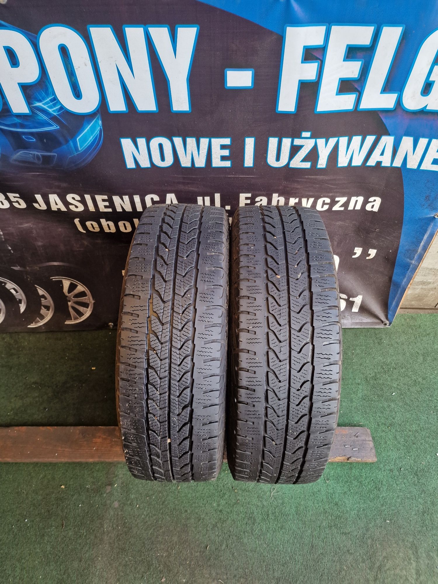 Opony zimowe 215/65/16C Goodyear wzmacniane Para 2022