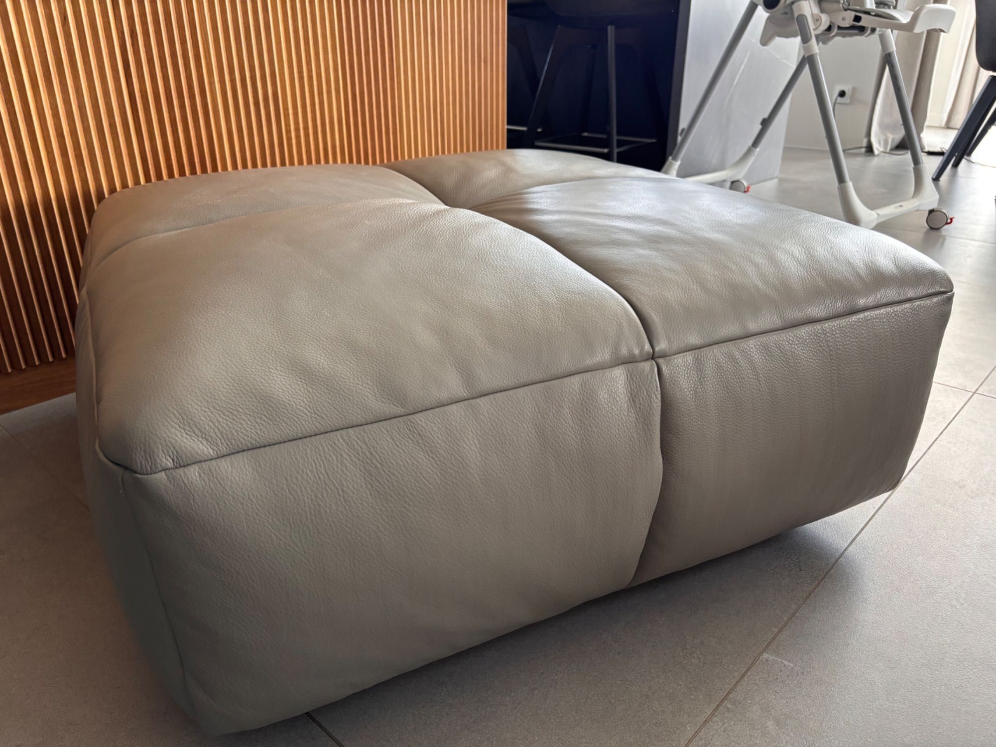 Elegancki puf Natuzzi