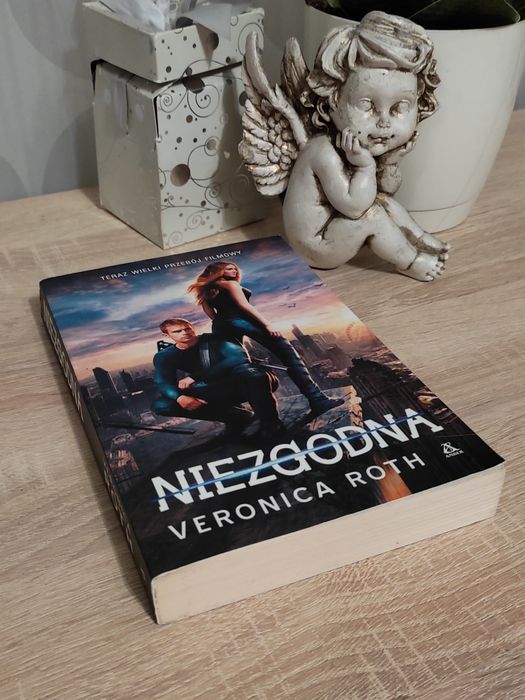 Veronica Roth "Niezgodna"