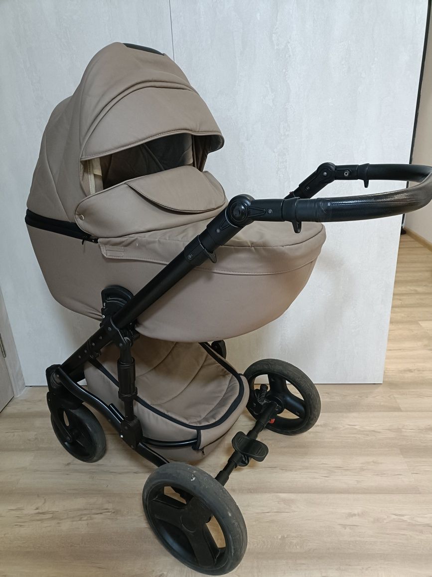 Продам коляску 2 в 1