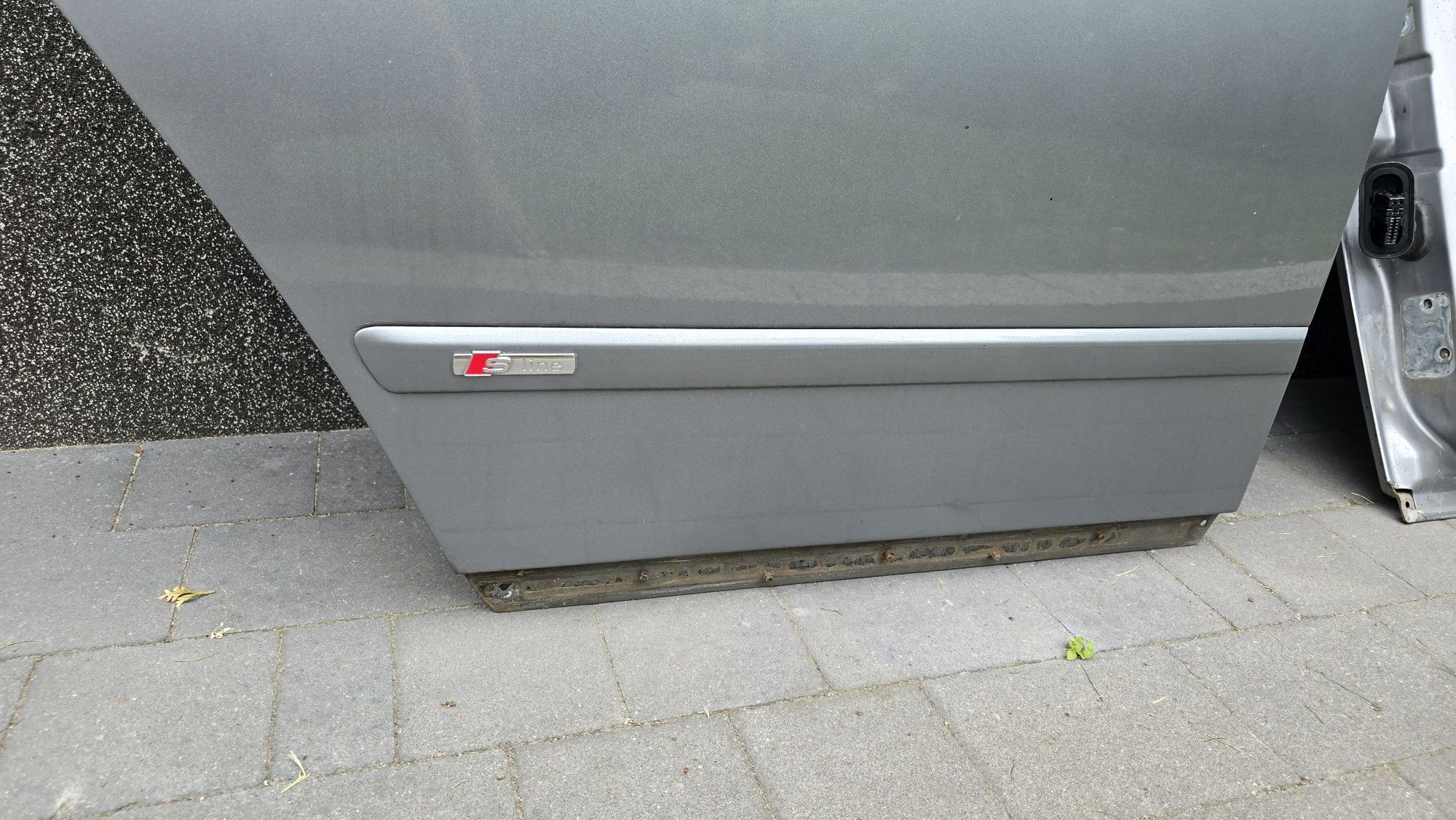 Drzwi prawy tył Audi A4 B7 LY7G