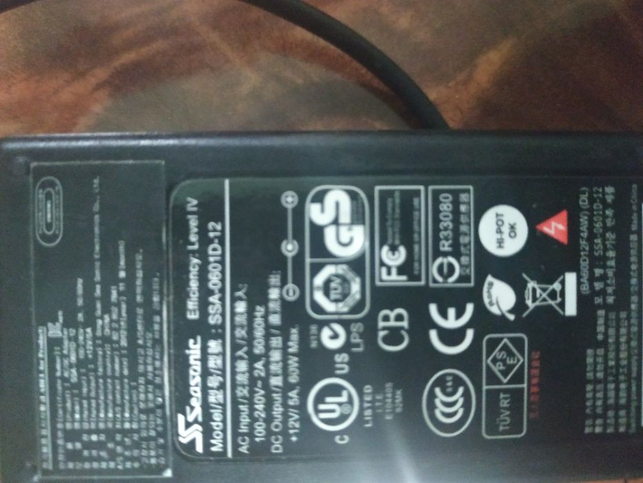 Блок живлення Seasonic SSA-0601D-12 (12V 5A 60W) Оригінал.
