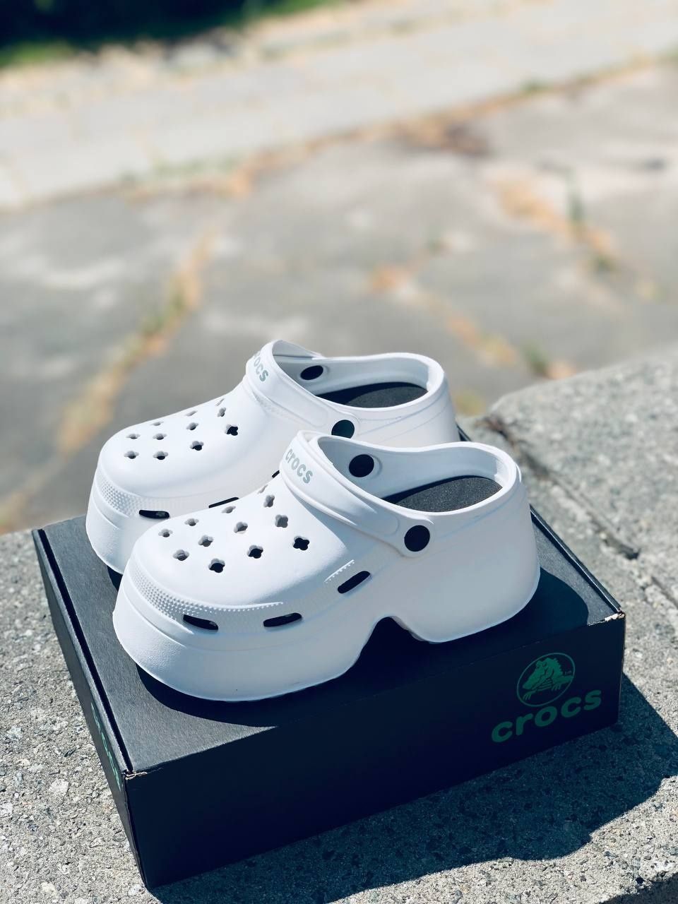 Женские шлепанцы Crocs Белые летние сабо Кроксы Жіночі крокси