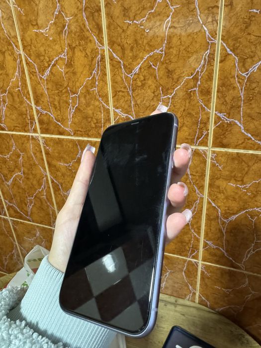 Продам 11 iphon в хорошом срстоянии