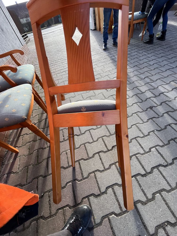 Krzesla drewniane 4 szt.