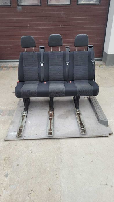 Kanapa trzyosobowa Sprinter 906 z podłogą i prowadnicami DOWÓZ