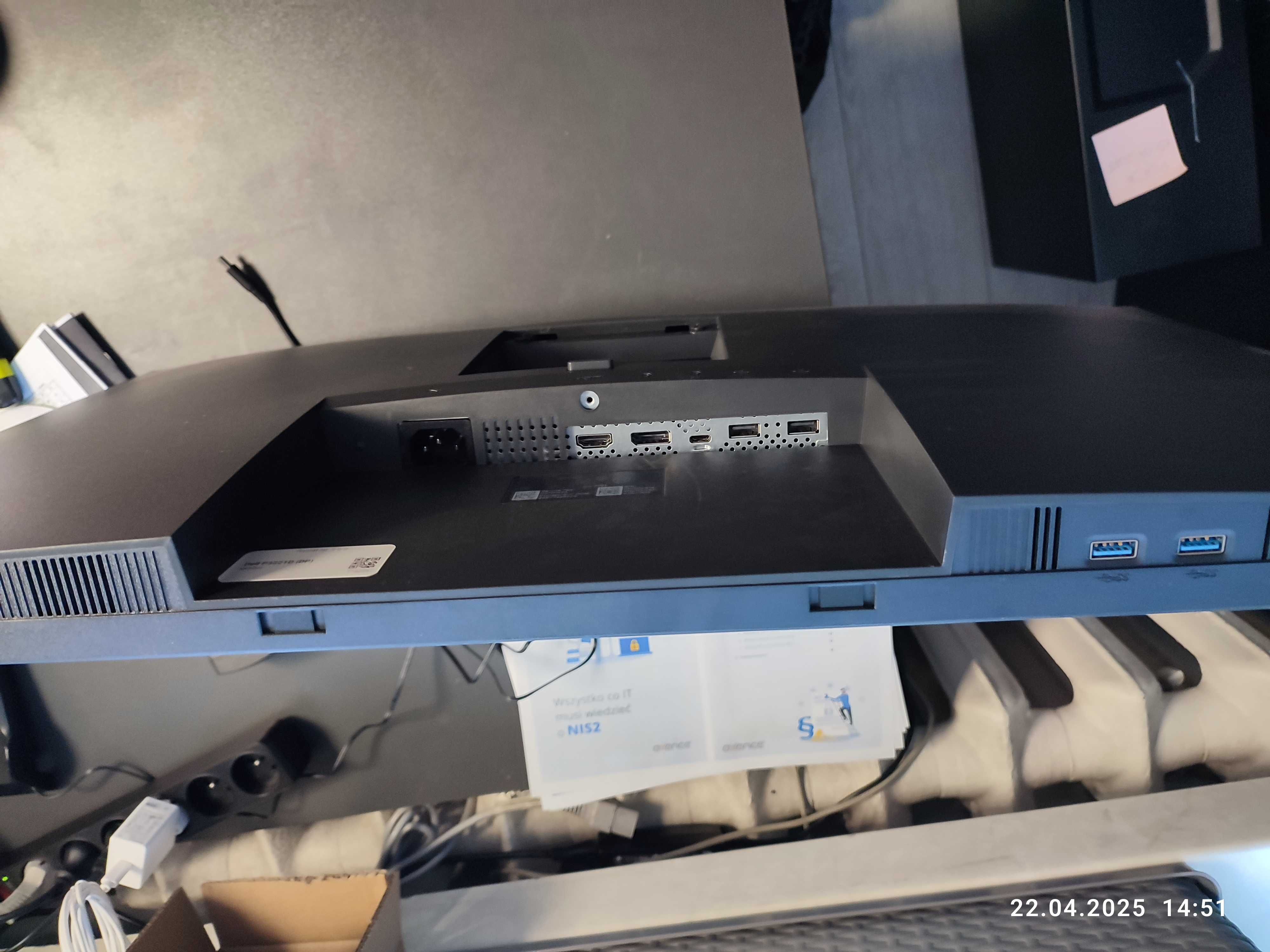 Monitor Dell P3221D (rozdzielczość 2k)