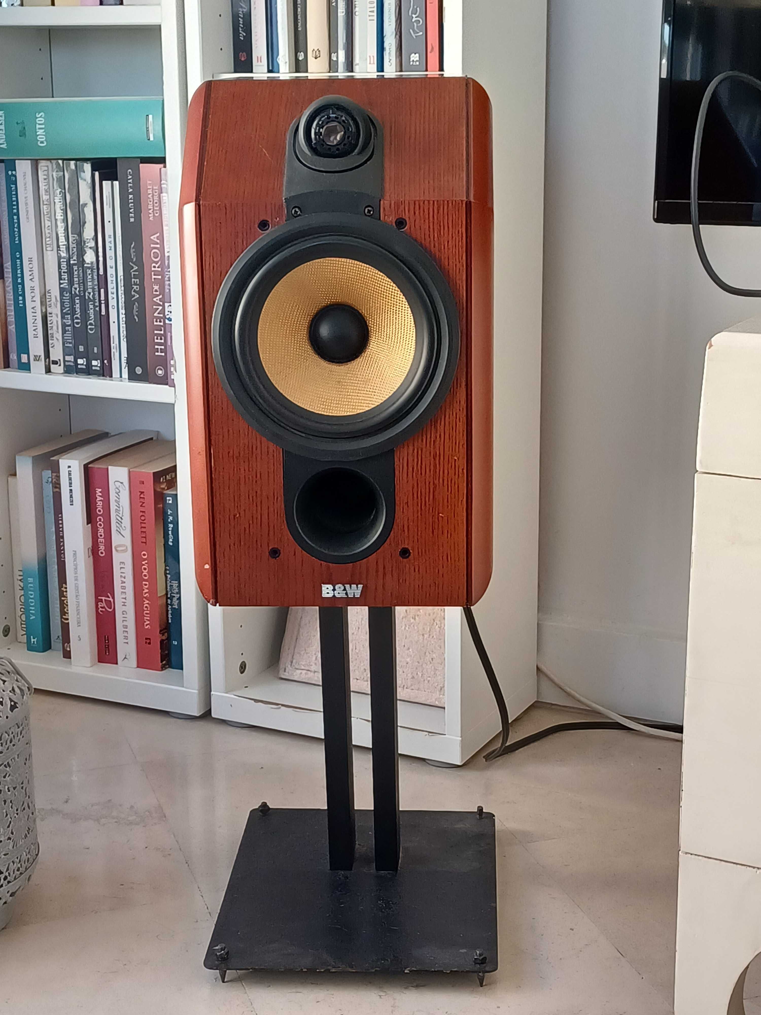 Colunas monitoras B&W Bowers&Wilkins CDM1