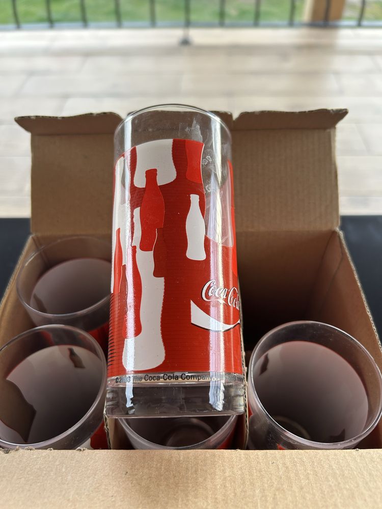Szklanki coca-cola z roku 2003
