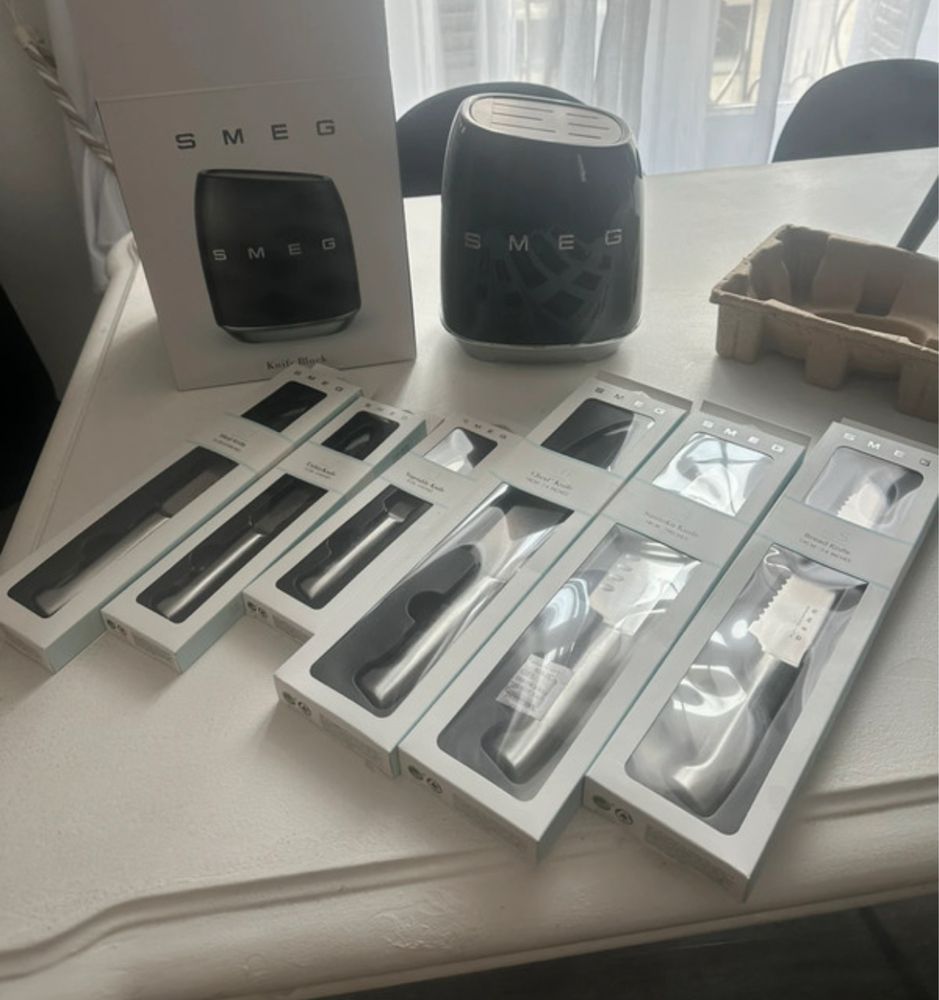 Smeg bloco branco ou preto + 6facas