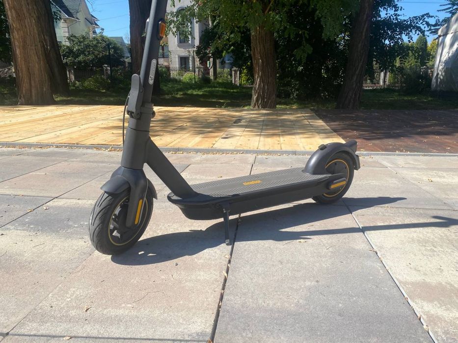 Електросамокат Segway Ninebot MAX G30E II
