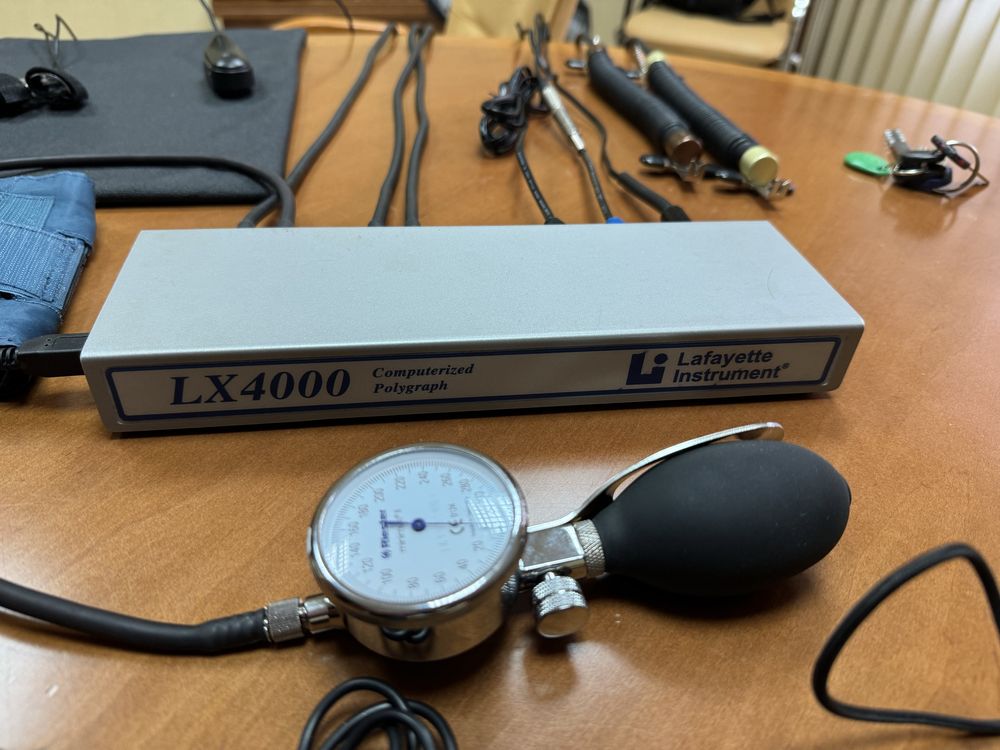 Lafayette Instrument Polygraph LX4000 поліграф