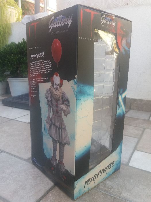 Caixa Original do boneco Pennywise do filme IT