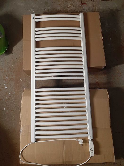 Grzejnik elektryczny łazienkowy / suszarka elektryczna HEKTOR 530/1180