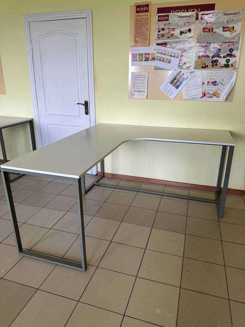 Великий кутовий комп'ютерний стіл, письмовий стіл