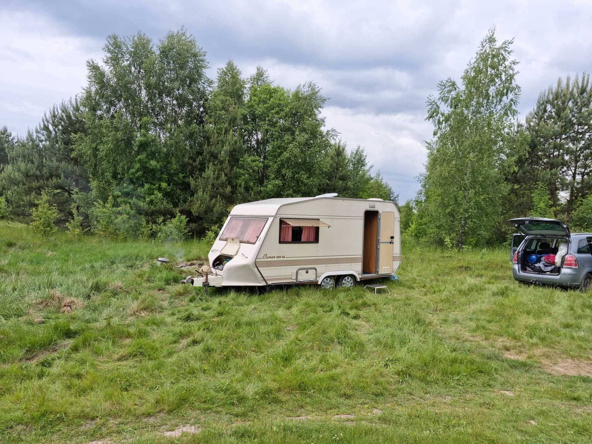 niskobudżetowa przyczepa kempingowa na wynajem