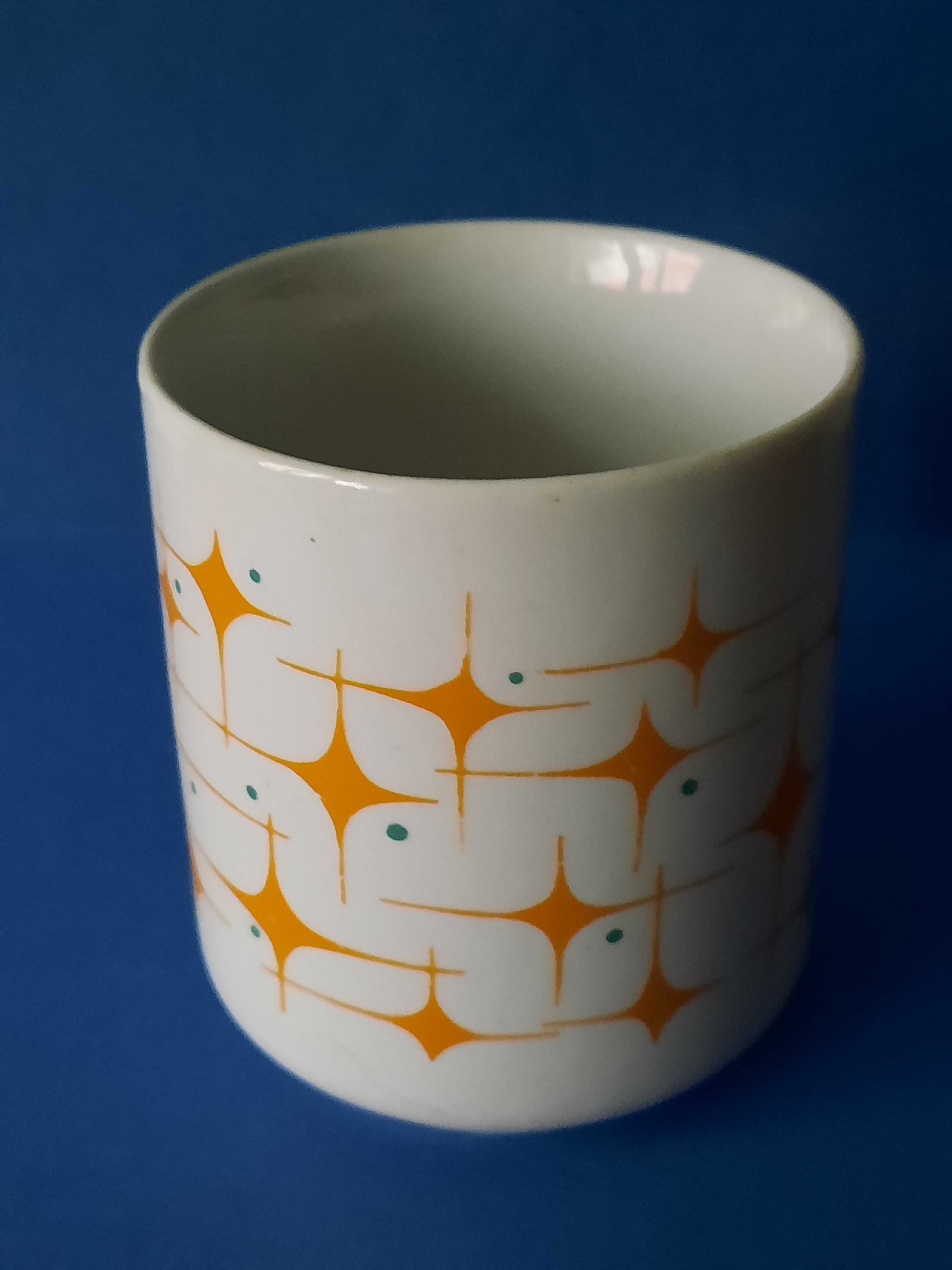 kubek z uchem-porcelana Lubiana, PRL